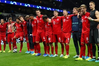 Tiền lương của cầu thủ Bayern giảm bao nhiêu trong tháng Tư?