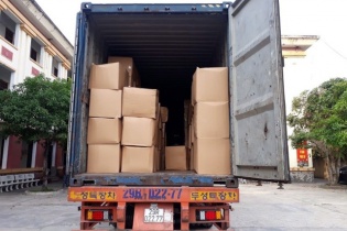 Bắt giữ xe container chở 840.000 khẩu trang không rõ nguồn gốc