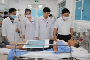Tập trung cứu chữa người bị thương trong vụ sập công trình ở Đồng Nai