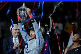 Tay vợt người Nhật Naomi Osaka phá vỡ kỷ lục về thu nhập hằng năm
