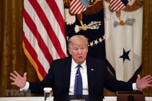 Ông Trump đặt cược vào triển vọng phục hồi kinh tế mạnh mẽ trong 2021