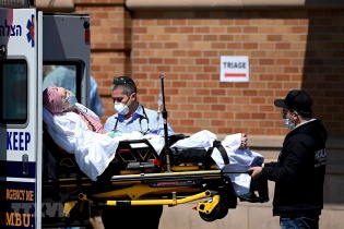 Trên 500.000 ca tử vong vì COVID-19, Mỹ vẫn chịu ảnh hưởng nặng nhất