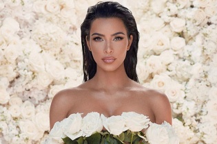 Tranh cãi việc Kim Kardashian là tỷ phú