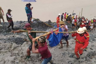 Sạt lở mỏ ngọc bích ở Myanmar, hơn 100 người chết