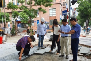 Hà Nội: Bắt đầu kiểm tra lát đá vỉa hè tại nhiều quận, huyện