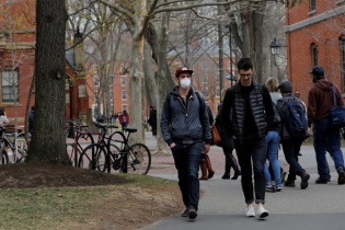 Mỹ bãi bỏ chính sách hạn chế visa sinh viên