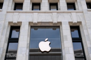 Apple muốn loại bỏ phát thải carbon từ chuỗi cung ứng vào 2030