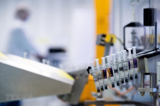 EU hoàn tất đàm phán với Sanofi về nguồn cung vắcxin ngừa COVID-19