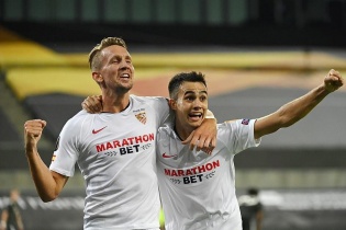 Ngược dòng hạ M.U, Sevilla thẳng tiến chung kết Europa League