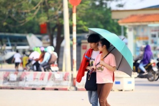 Bắc Bộ và Trung Bộ tiếp tục nắng nóng, Hà Nội nhiệt độ cao nhất 37 độ