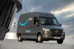 Amazon đặt mua 1.800 xe tải chạy bằng điện của Mercedes-Benz