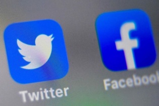 Thái Lan lần đầu thực thi hành động pháp lý đối với Facebook, Twitter