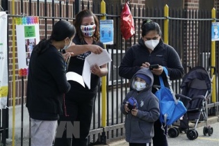 Báo cáo mới: Gần 280.000 học sinh Mỹ nhiễm virus SARS-CoV-2