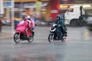 Nhiều khu vực có mưa lớn, đề phòng sét đánh trong mùa dông sét