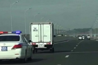 Hai tài xế không nhường đường cho xe ưu tiên bị phạt từ 3-5 triệu đồng