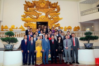 Phó Thủ tướng Thường trực gặp gỡ Hội Doanh nhân trẻ và CLB Doanh nhân Sao Đỏ