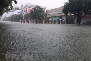 Bão số 8 cách quần đảo Hoàng Sa 450km, mưa xuất hiện trên cả nước