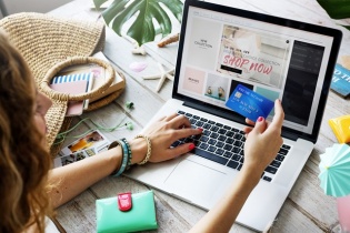 60 giờ mua sắm trực tuyến: Bùng nổ chương trình khuyến mại, giảm giá