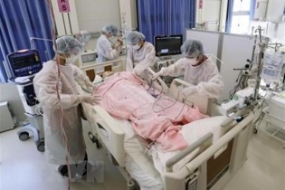 Vì sao các nước giàu dễ bị tổn thương do COVID-19 hơn các nước nghèo?