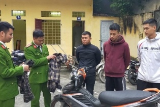 Xác định 3 đối tượng ném chất bẩn vào nhà phóng viên báo Người Lao động