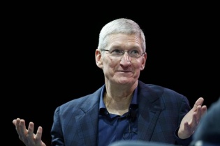Cổ đông Apple thông qua mức lương năm 2020 cho CEO Tim Cook