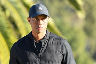 "Ông hoàng làng golf" Tiger Woods gặp tai nạn xe hơi