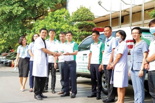 Nét đẹp tôn sư trọng đạo tại Bệnh viện Phụ sản Hà Nội