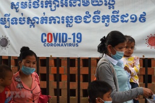 Dịch COVID-19 lây lan nghiêm trọng, Campuchia ra thông điệp khẩn