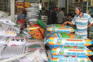 Giữ nguyên mức thuế tự vệ với phân bón nhập khẩu