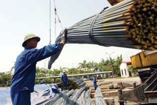 Cầu tăng mạnh, giá thép khó giảm