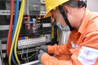 Nắng nóng khiến tiêu thụ điện trên địa bàn Hà Nội tăng cao kỷ lục