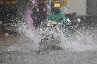 Khu vực Bắc Bộ có mưa vừa, mưa to, Trung Bộ vẫn duy trì nắng nóng