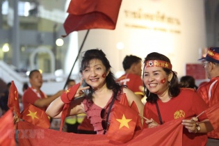 Không tụ tập, tín đồ bóng đá cổ vũ tuyển Việt Nam qua màn ảnh nhỏ