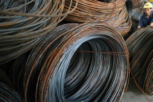 Giá thép quay đầu giảm, nhà thầu xây dựng chưa hết lo