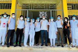 Tình người ở tâm dịch Bắc Giang - Bài 3: Những chiến sĩ với vũ khí là cây bút