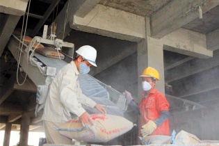 Xuất khẩu xi măng tăng, nhưng doanh nghiệp hưởng lợi ít