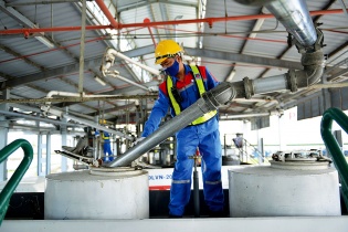 Tiêu thụ dầu khí mong manh dấu hiệu phục hồi