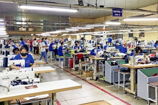 DragonTextiles: Vừa chống dịch, vừa đẩy mạnh sản xuất - kinh doanh