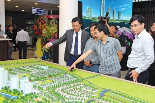 “Ông lớn” địa ốc miệt mài gom quỹ đất