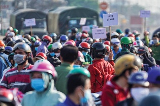 Chống dịch Covid-19: Cần chiến lược dài hơi