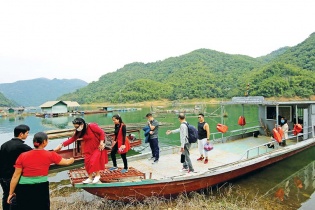 Du khách Việt chưa mặn mà “xuất ngoại”