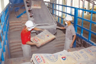 Vật liệu xây dựng tăng giá 30-40%, nhà thầu méo mặt