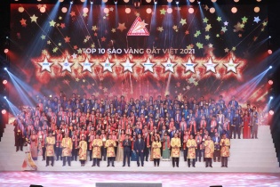 [Ảnh] Tôn vinh top 10 Sao Vàng đất Việt 2021