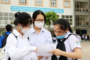 Báo động tình trạng quá tải học sinh tại các thành phố lớn