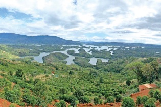 Biến “Vịnh Hạ Long trên Tây Nguyên” thành chiếc áo rách