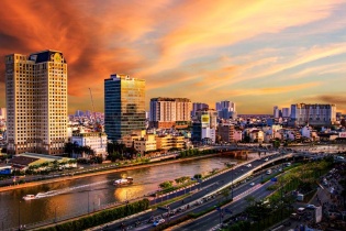 “Ăn theo” dự án lớn, giá đất tăng chóng mặt   