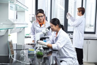 “Định vị” giáo dục đại học Việt Nam trên bản đồ thế giới