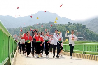 Trao đi là còn mãi   