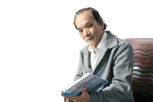Trò chuyện với “người quan tâm quá mức” đến làng cổ Nam Ô   