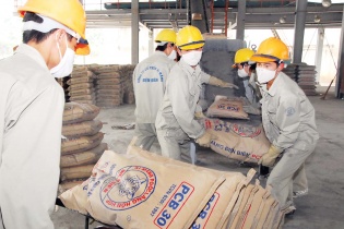 Doanh nghiệp xi măng khốn đốn vì xuất khẩu giảm kỷ lục